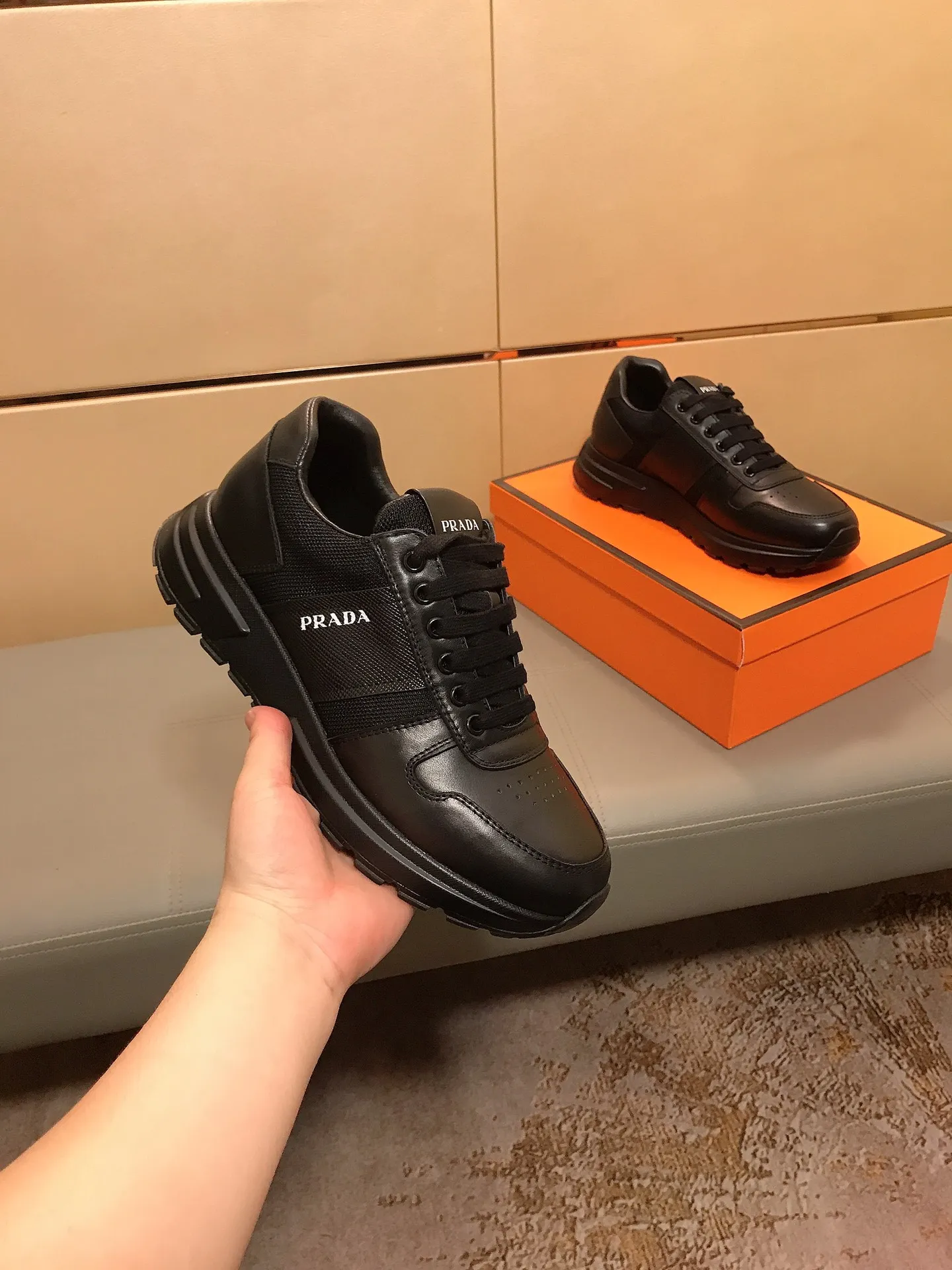 Ex-factory price 400 👟👟【PRADA】Prada's new men's fashion sports and casual shoes🇨🇳High-end boutique💯Exquisite details, uppers made of cowhide + breathable fabrics, pigskin lining🌶🌶Lightweight, wear-resistant and non-slip original outsole, comfortable to wear🎋Classic craftsmanship, fine workmanship, worth owning Code number: 38-44